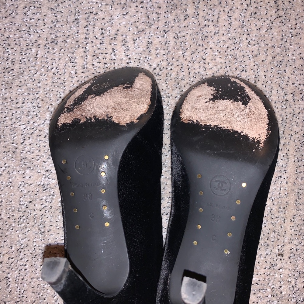 CHANEL women’s velvet booties Euro size 38 (US 8) - Picture 5 of 8